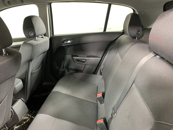 OPEL Astra 1.6, 2010 года, Робот, Серебристый