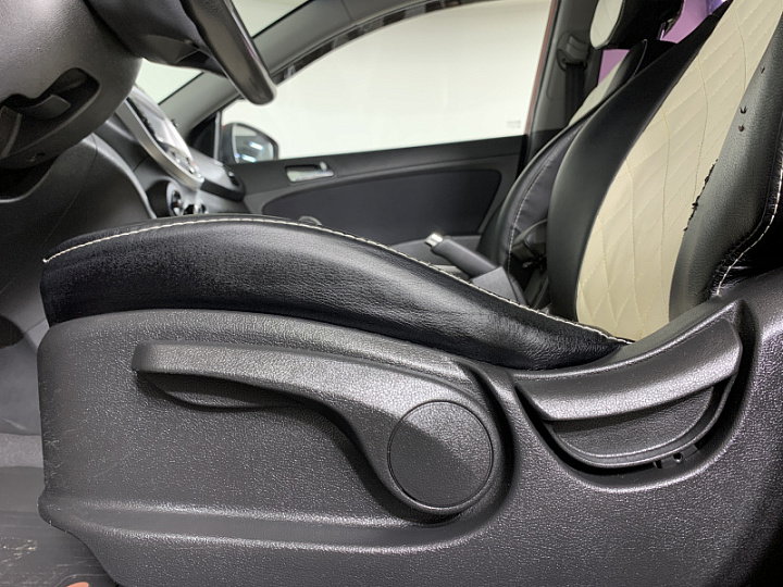 HYUNDAI Solaris 1.6, 2011 года, Механика, Красный гранат