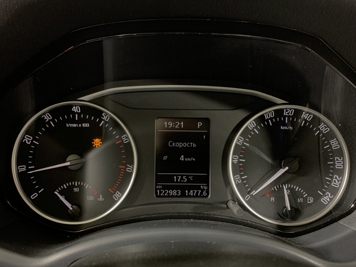 SKODA Octavia 1.6, 2011 года, Автоматическая, БЕЛЫЙ