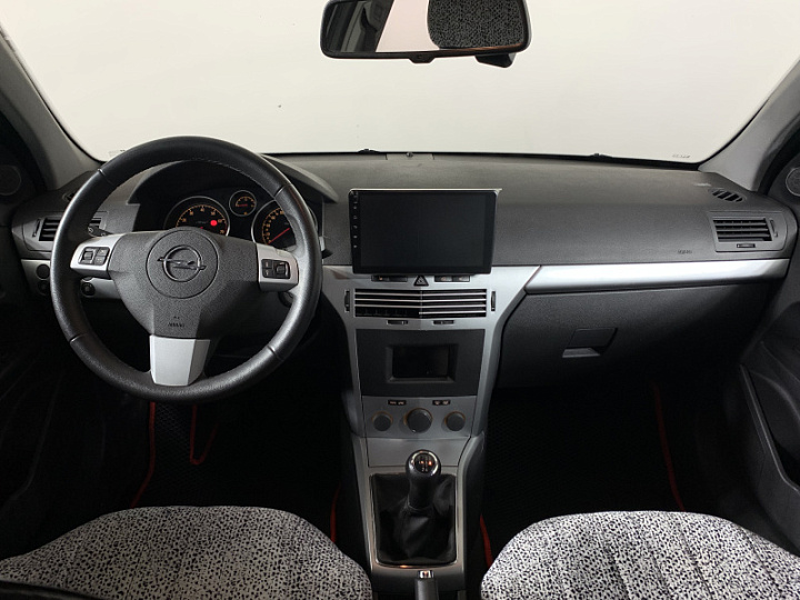Opel Astra 1.6, 2012 года, Механика, Черный