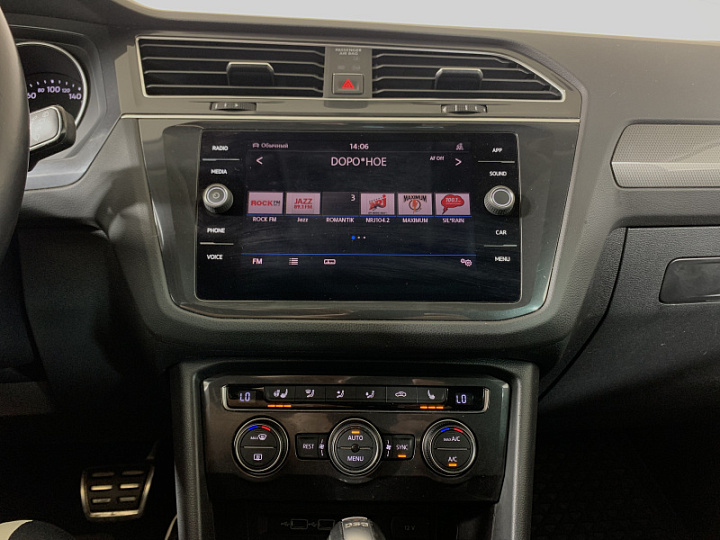 VOLKSWAGEN Tiguan 1.4, 2018 года, Робот, Серебристый