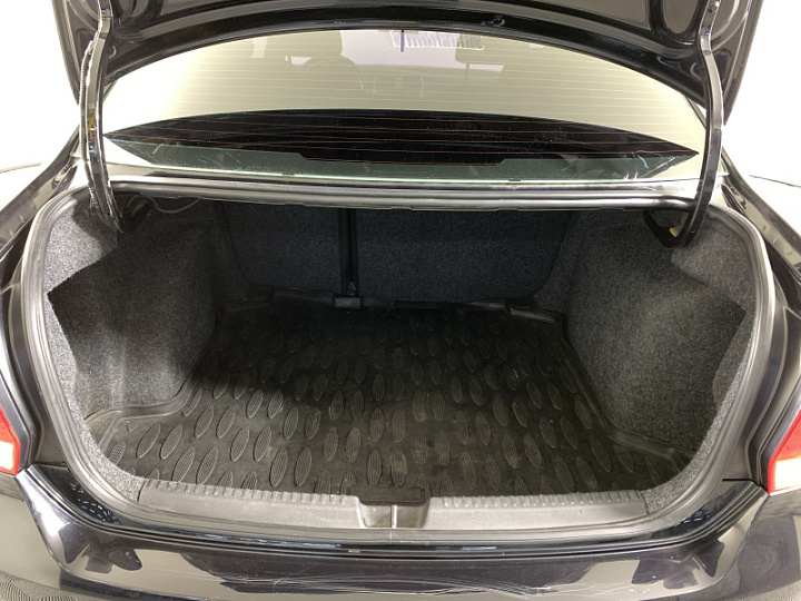 VOLKSWAGEN Polo 1.6, 2013 года, Автоматическая, ЧЕРНЫЙ