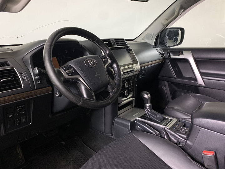 Toyota Land Cruiser Prado 2.8, 2018 года, Автоматическая, Светло серый