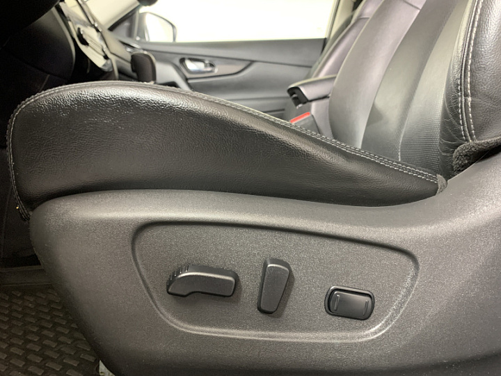 NISSAN X-Trail 2.5, 2018 года, Вариатор, Серебристый