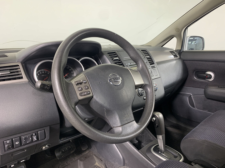 NISSAN Tiida 1.6, 2011 года, Автоматическая, Серебристый