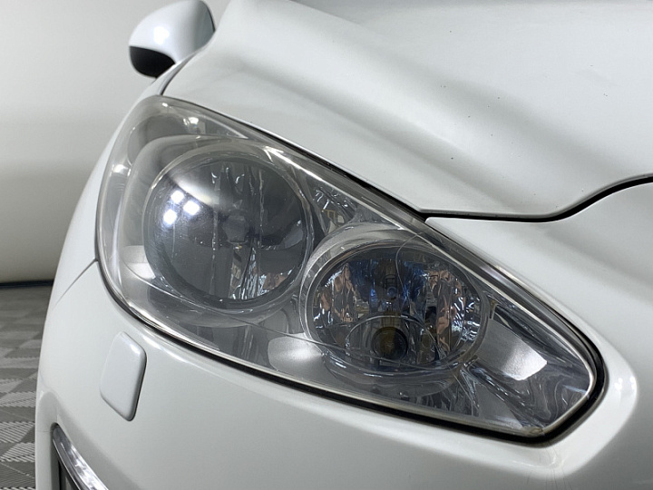 Peugeot 308 1.6, 2011 года, Автоматическая, Белый
