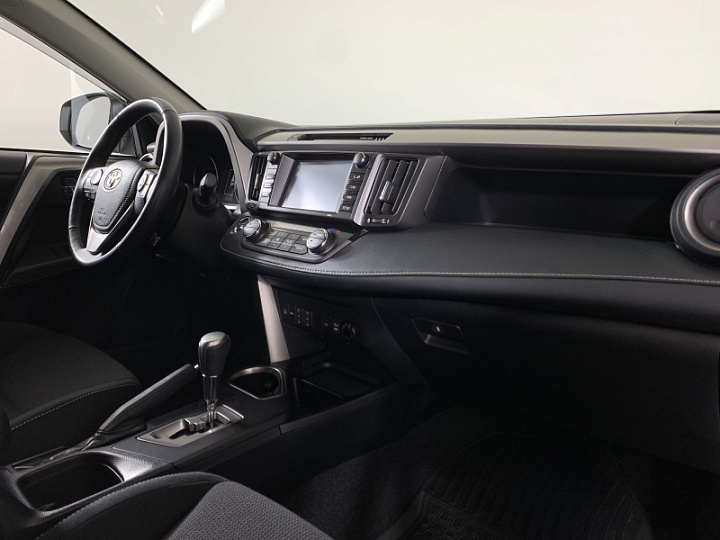 TOYOTA RAV4 2.5, 2018 года, Автоматическая, БЕЛЫЙ