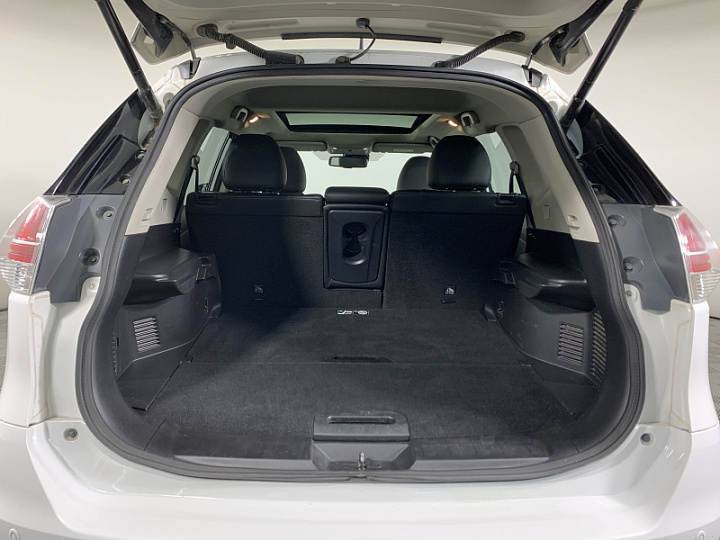 NISSAN X-Trail 2.5, 2016 года, Вариатор, БЕЛЫЙ