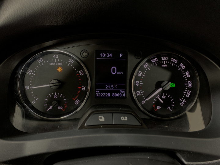 SKODA Rapid 1.6, 2014 года, Автоматическая, ЧЕРНЫЙ