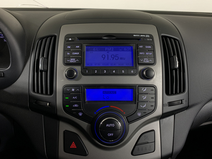 HYUNDAI i30 1.6, 2009 года, Автоматическая, БЕЖЕВЫЙ