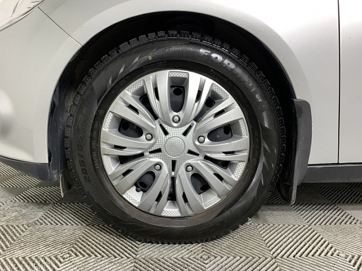 FORD Focus 1.6, 2014 года, Робот, Серебристый