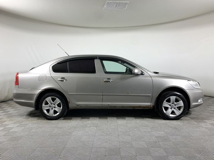 SKODA Octavia 1.8, 2010 года, Робот, СЕРЫЙ