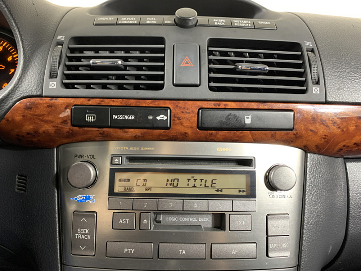 TOYOTA Avensis 1.8, 2004 года, Механика, КОРИЧНЕВЫЙ