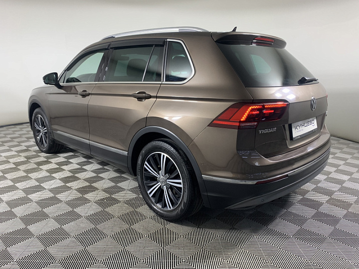 Volkswagen Tiguan 2, 2017 года, Робот, КОРИЧНЕВЫЙ