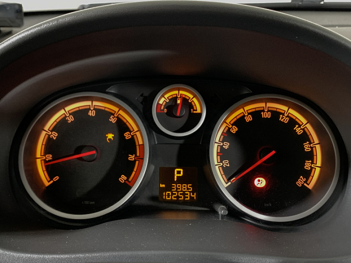 Opel Corsa 1.4, 2013 года, Автоматическая, Бежевый