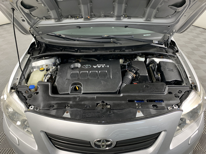 TOYOTA Corolla 1.6, 2006 года, Робот, Серебристый