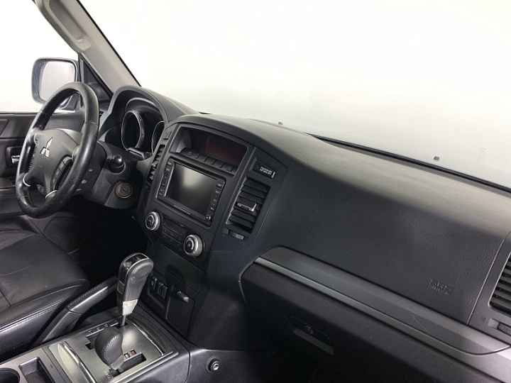 MITSUBISHI Pajero 3, 2011 года, Автоматическая, Серебристый