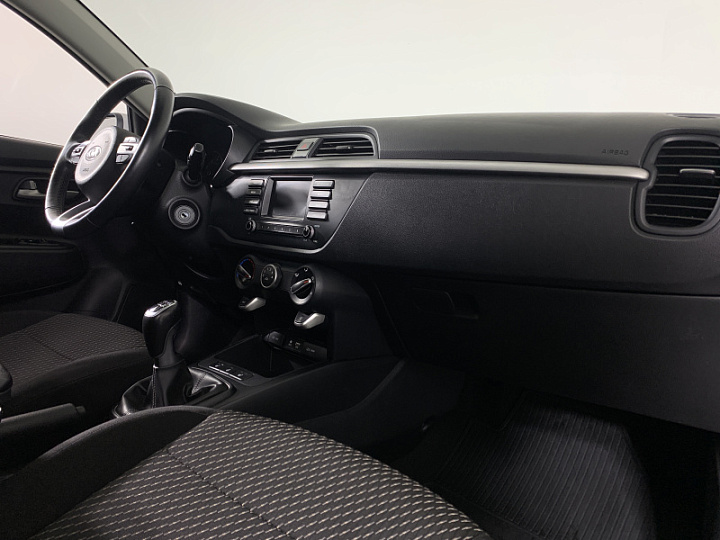 KIA Rio X-Line 1.4, 2017 года, Механика, Серебристый