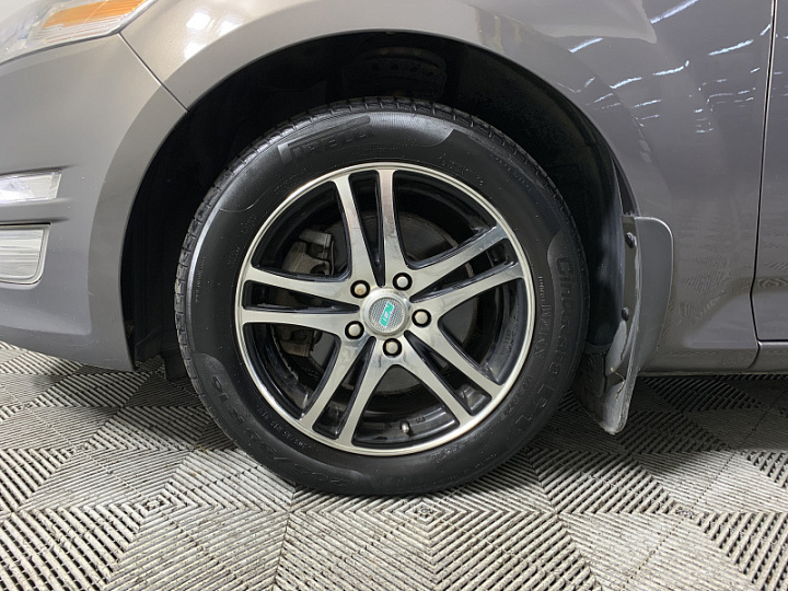 Ford Mondeo 2.3, 2013 года, Автоматическая, Серо-коричневый