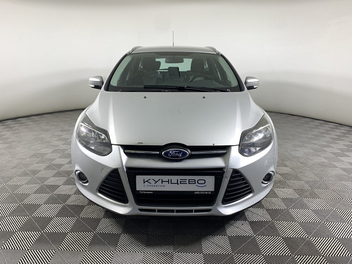 Ford Focus 1.6, 2014 года, Механика, Серебристый