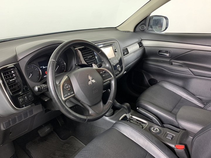 MITSUBISHI Outlander 2.4, 2013 года, Вариатор, Серебристый