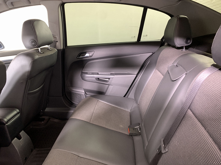 OPEL Astra 1.8, 2013 года, Автоматическая, СЕРЫЙ