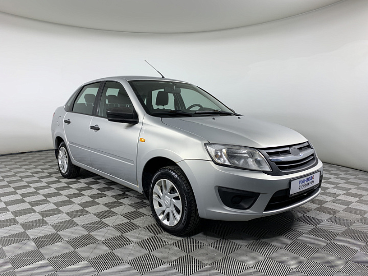Lada Granta 1.6, 2016 года, Механика, Серебристый