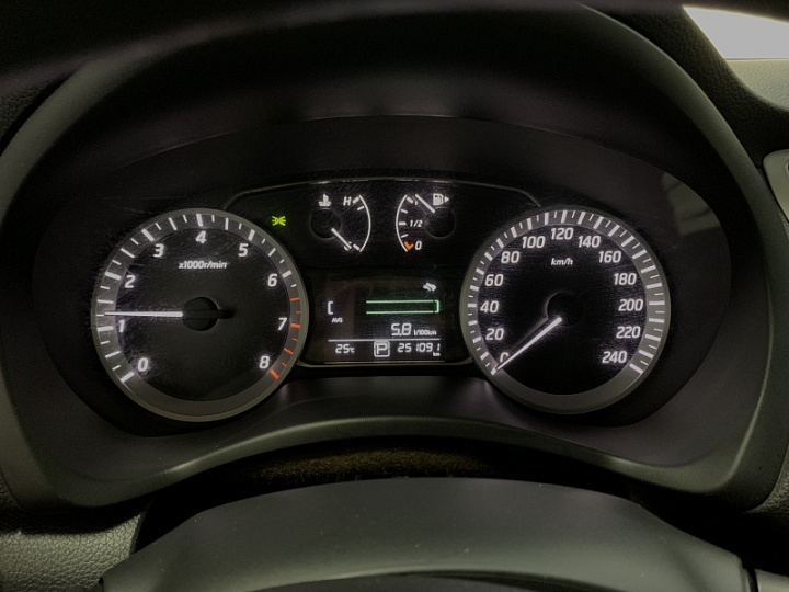 Nissan Sentra 1.6, 2014 года, Вариатор, Черный