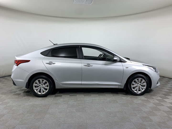 HYUNDAI Solaris 1.6, 2017 года, Автоматическая, Серебристый