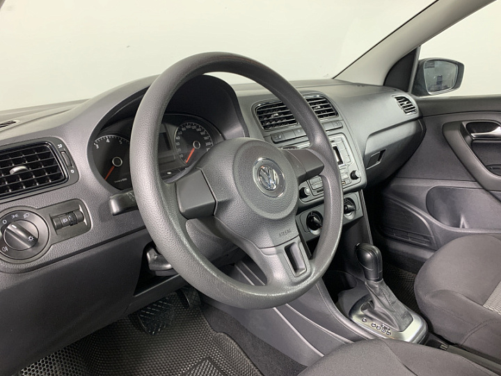 VOLKSWAGEN Polo 1.6, 2013 года, Автоматическая, ЧЕРНЫЙ