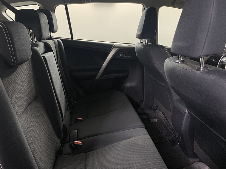 TOYOTA RAV4 2, 2015 года, Вариатор, Серебристый