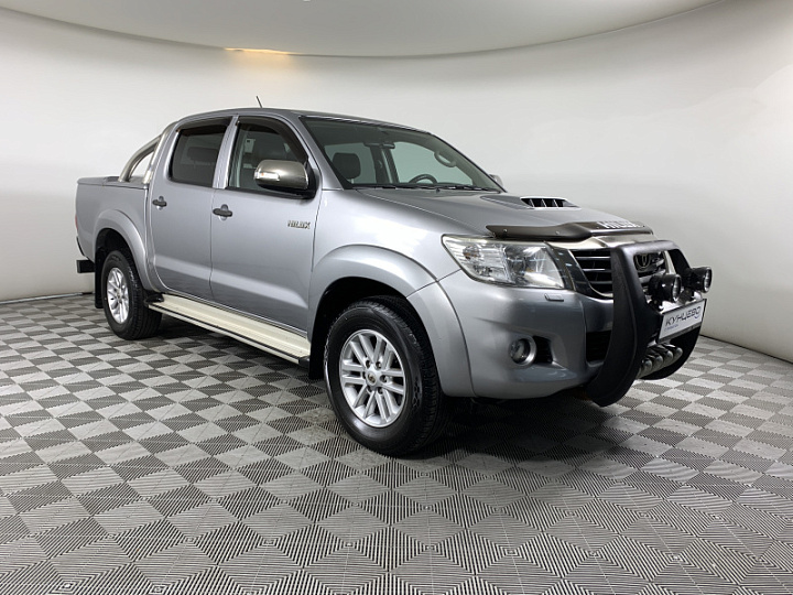 TOYOTA Hilux 3, 2015 года, Автоматическая, Серебристый