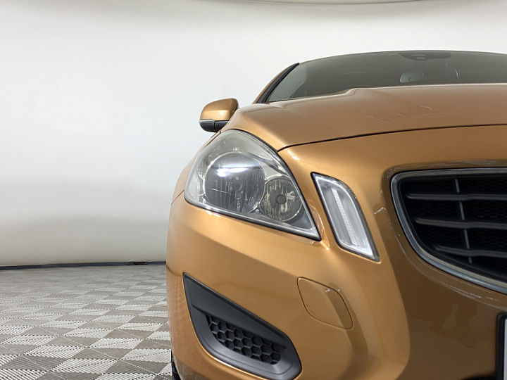 VOLVO S60 2, 2010 года, Робот, Золотистый