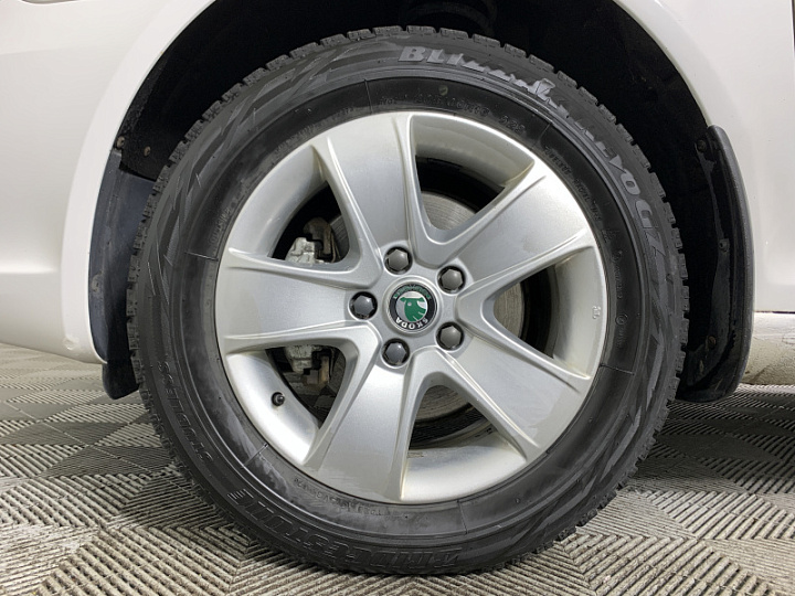 SKODA Octavia 2, 2012 года, Автоматическая, БЕЛЫЙ