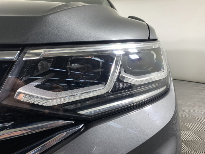 Volkswagen Tiguan 1.4, 2022 года, Робот, Серый