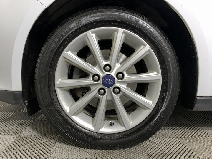 Ford Focus 1.6, 2018 года, Робот, Белый