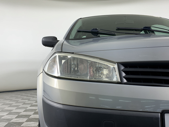 RENAULT Megane 1.6, 2005 года, Механика, Серо-бежевый