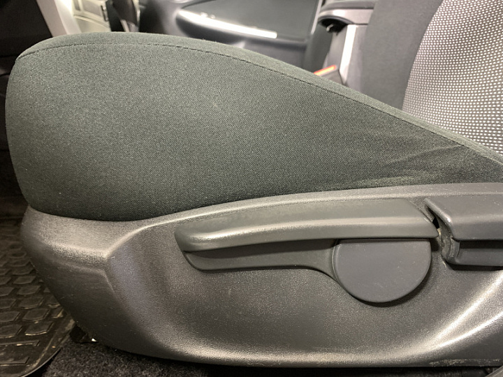 TOYOTA Corolla 1.6, 2012 года, Автоматическая, Серебристый