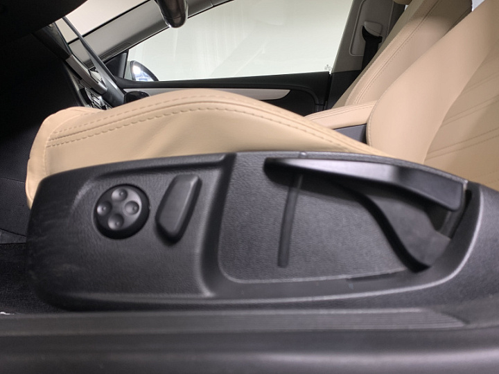 Volkswagen Passat CC 1.8, 2011 года, Робот, Белый