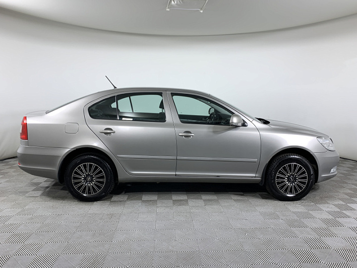 SKODA Octavia 1.4, 2011 года, Механика, СЕРЫЙ