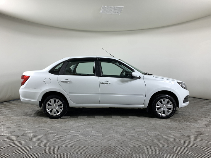 Lada Granta 1.6, 2023 года, Механика, БЕЛЫЙ