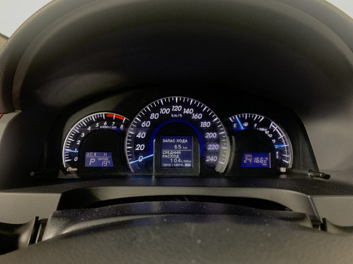 TOYOTA Camry 2.5, 2013 года, Автоматическая, Серебристый