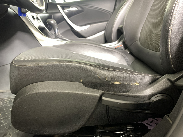 Opel Astra 1.4, 2011 года, Автоматическая, Черный