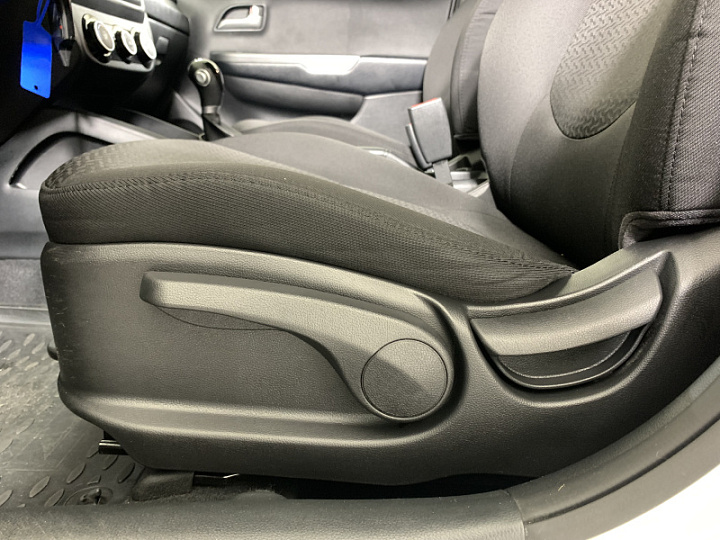 KIA Rio 1.6, 2017 года, Автоматическая, Серебристый