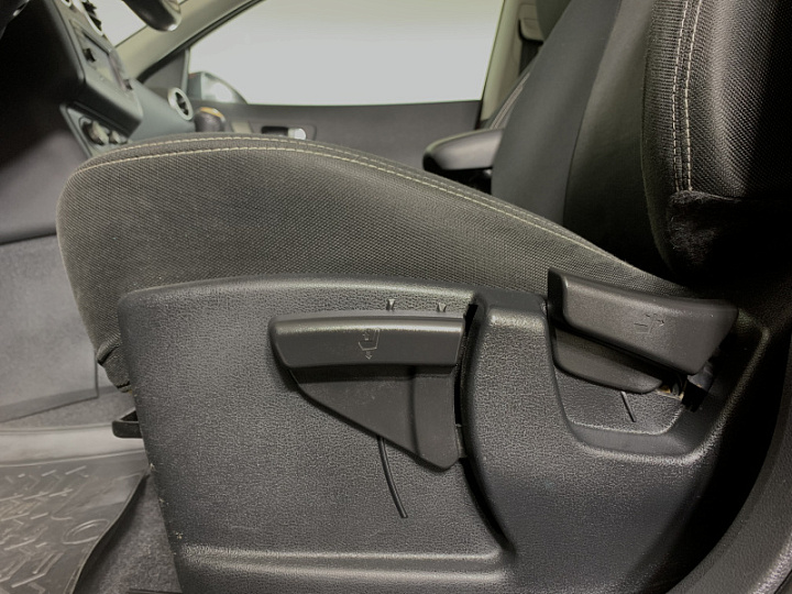 NISSAN Qashqai 2, 2011 года, Механика, КРАСНЫЙ