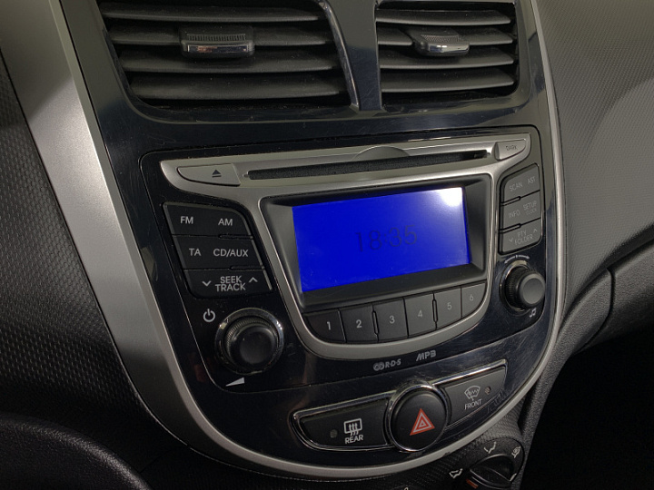 HYUNDAI Solaris 1.6, 2013 года, Механика, БЕЛЫЙ