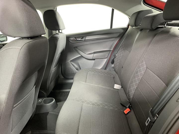 SKODA Rapid 1.6, 2022 года, Автоматическая, КРАСНЫЙ