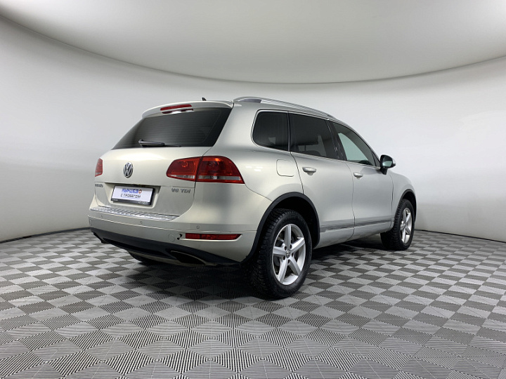 VOLKSWAGEN Touareg 4.1, 2011 года, Автоматическая, Серебристо-желтый