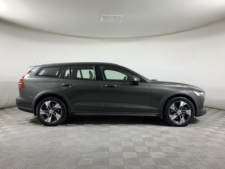 VOLVO V60 Cross Country 2, 2019 года, Автоматическая, Серо-зеленый