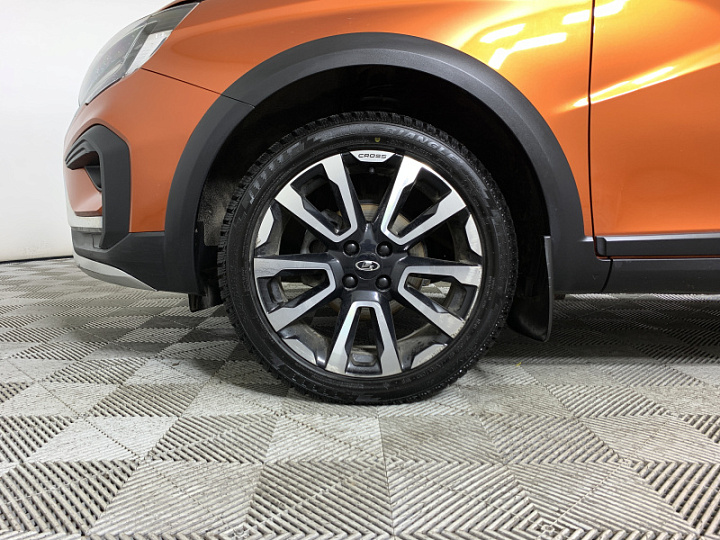 Lada Vesta 1.6, 2023 года, Механика, ОРАНЖЕВЫЙ